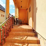 Kati - Biro Tours Nr 13 فونيارتْسفاشغ