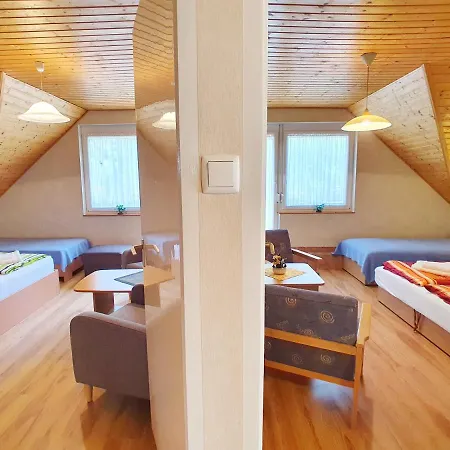 Kati Apartman Vonyarc Apartment *
