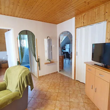 Kati Apartman Vonyarc Apartment