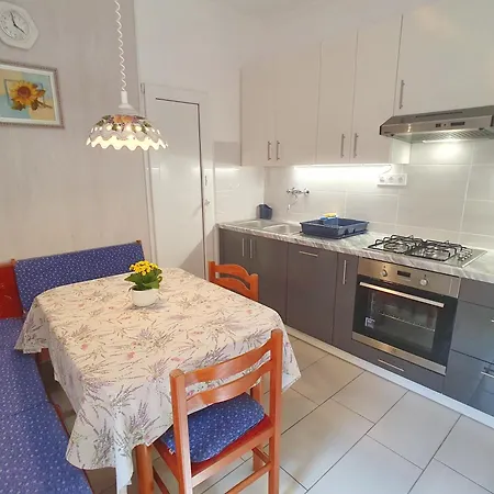 Kati - Biro Tours Nr 13 Apartment